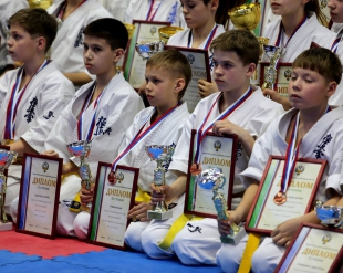 Результаты Первенства России по киокусинкай (12-15 лет)